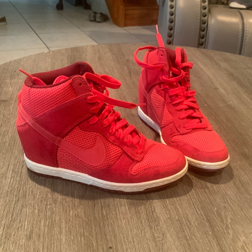 Red Nike dunk sky high wedge